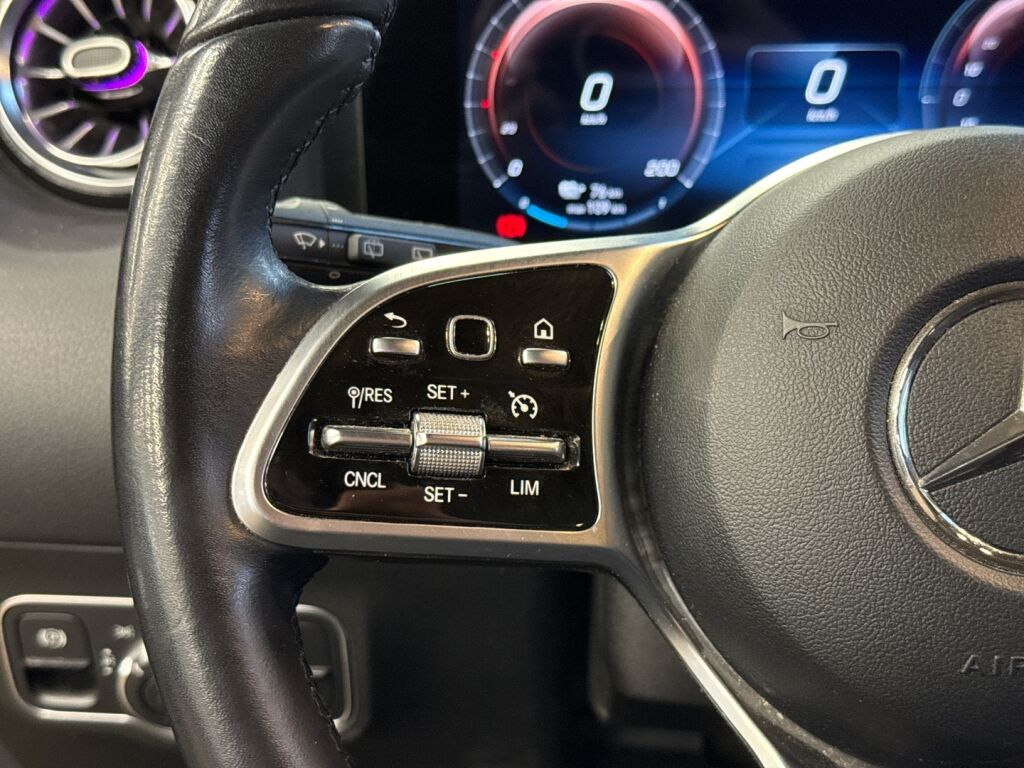 Mercedes-Benz EQA 2022 Musta