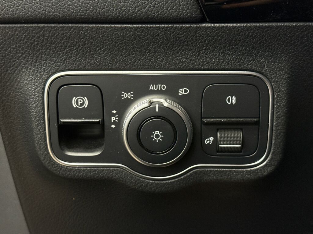 Mercedes-Benz EQA 2022 Musta