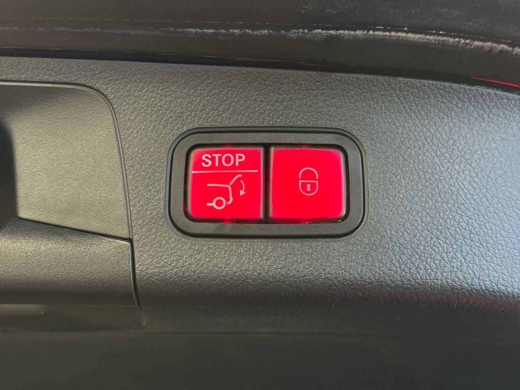 Mercedes-Benz EQA 2022 Musta