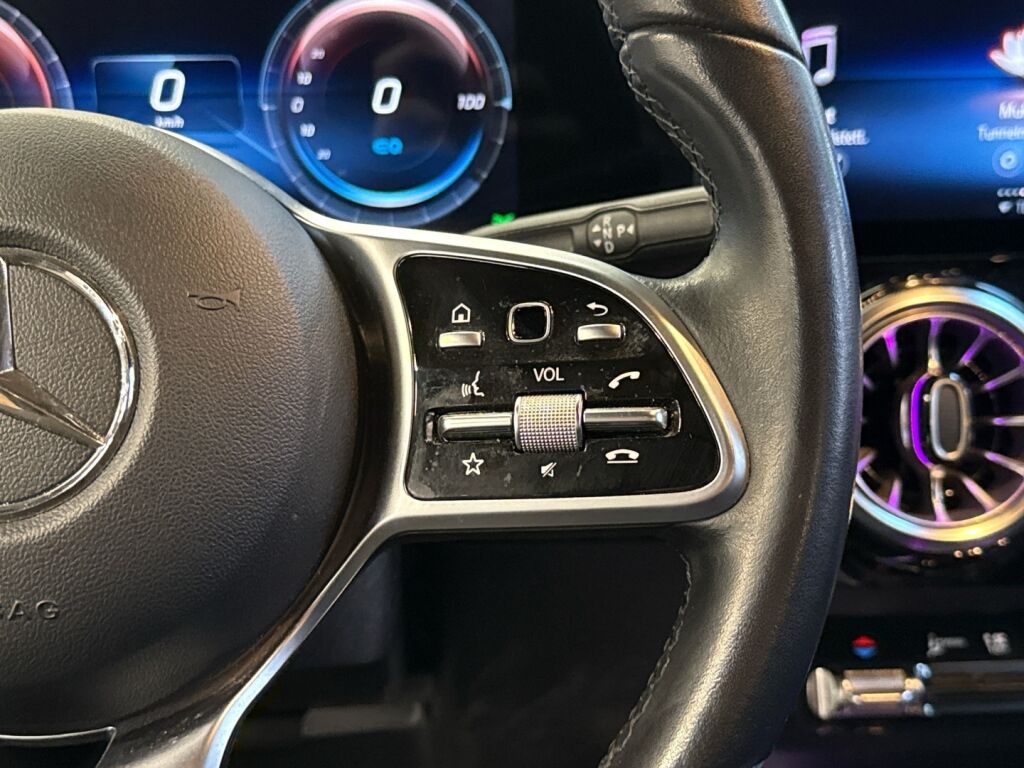 Mercedes-Benz EQA 2022 Musta