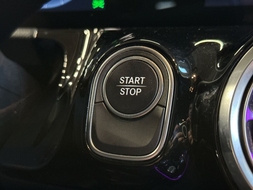 Mercedes-Benz EQA 2022 Musta