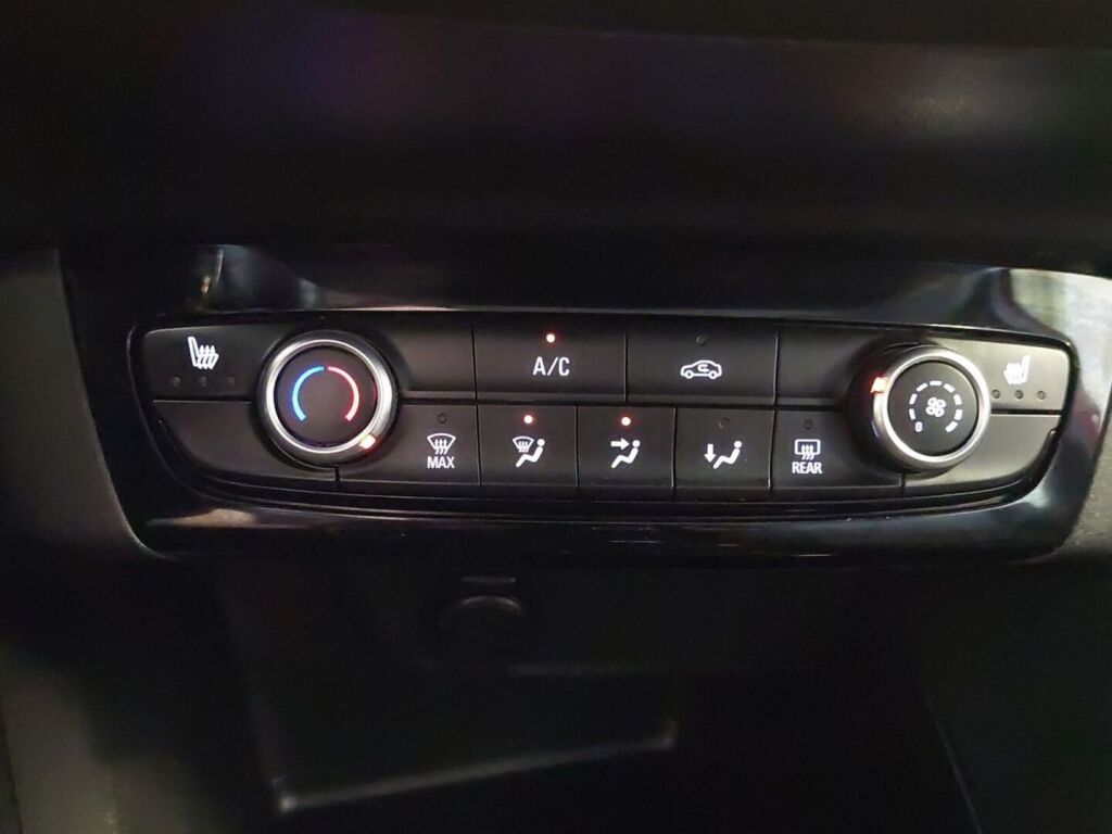 Opel Corsa 2021 Punainen