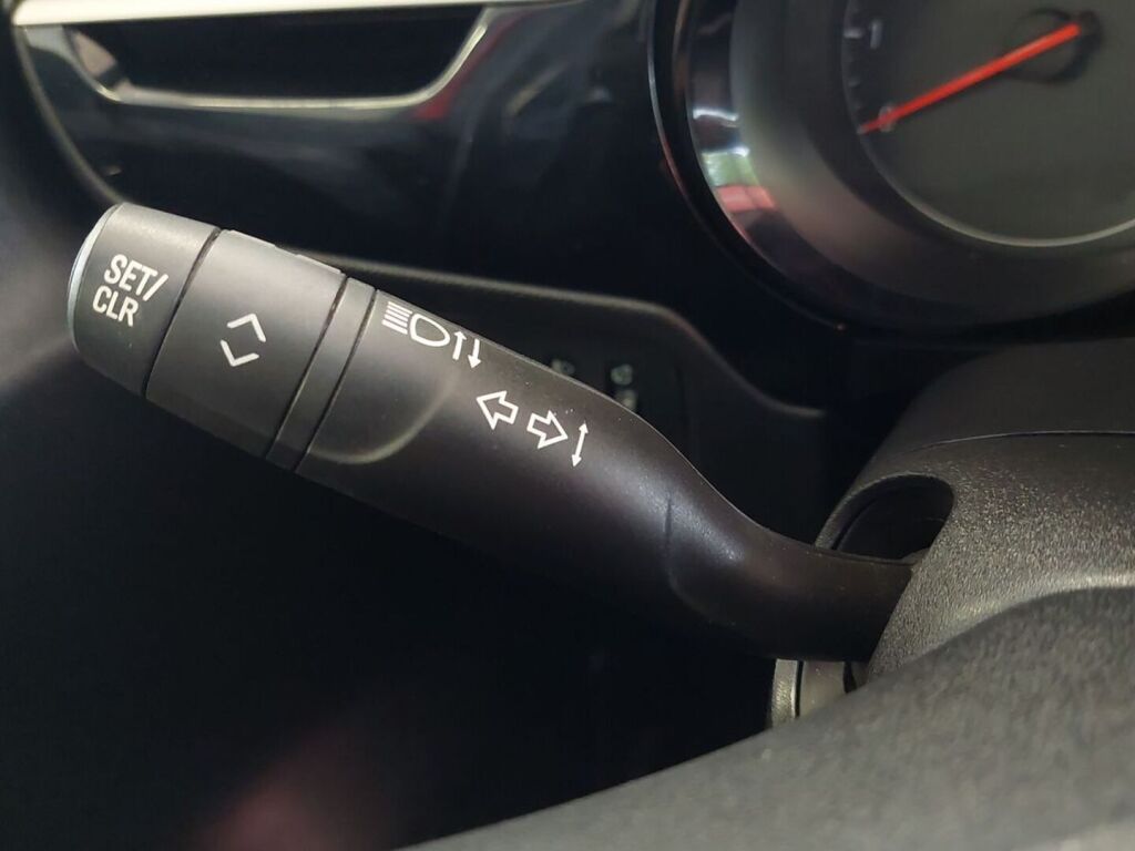 Opel Corsa 2021 Punainen