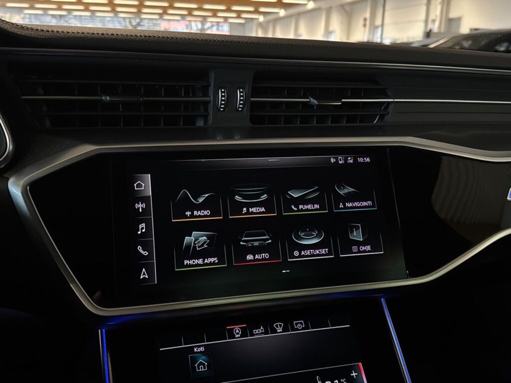 Audi RS6 2020 Musta