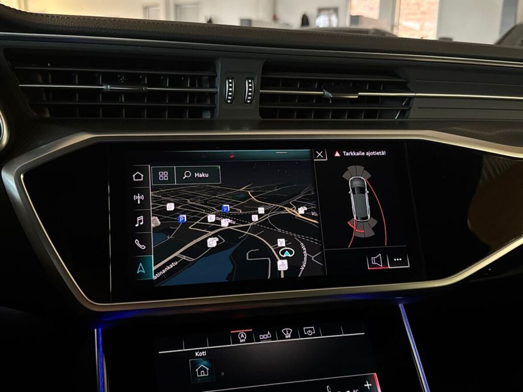 Audi RS6 2020 Musta