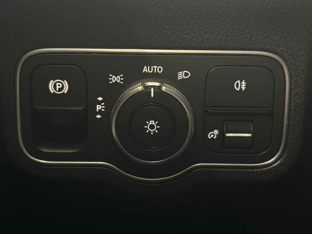 Mercedes-Benz EQA 2022 Valkoinen