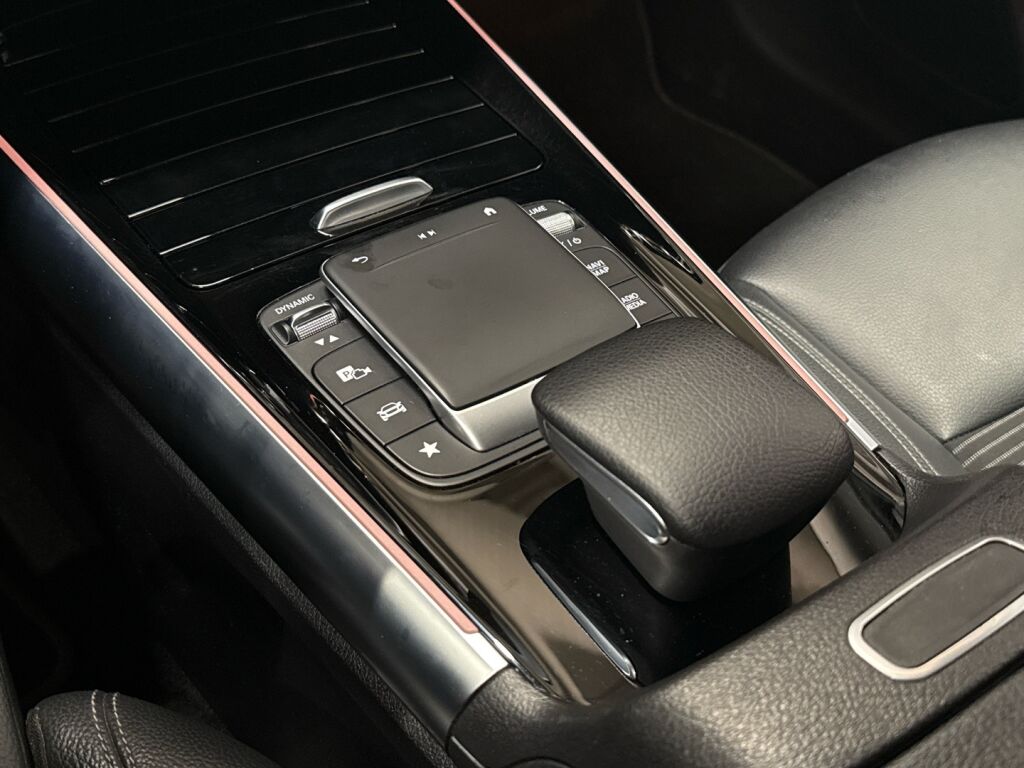 Mercedes-Benz EQA 2022 Valkoinen