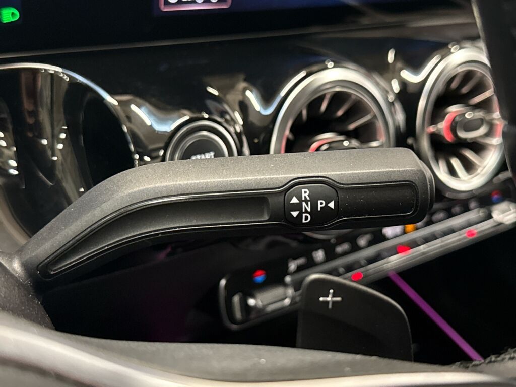 Mercedes-Benz EQA 2022 Valkoinen