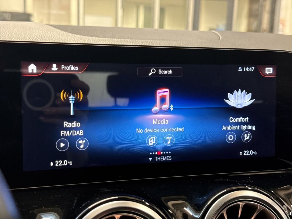 Mercedes-Benz EQA 2022 Valkoinen