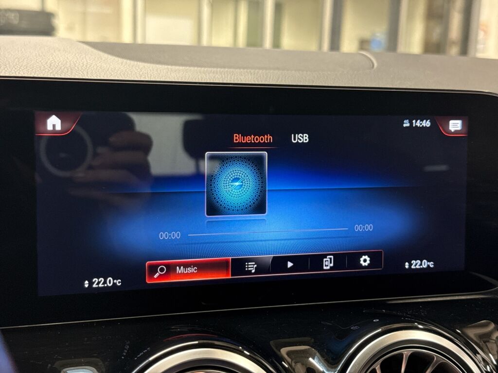 Mercedes-Benz EQA 2022 Valkoinen