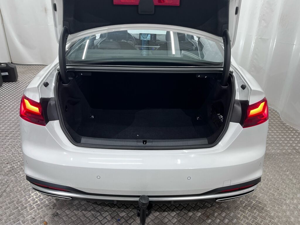 Audi A5 2021 Valkoinen