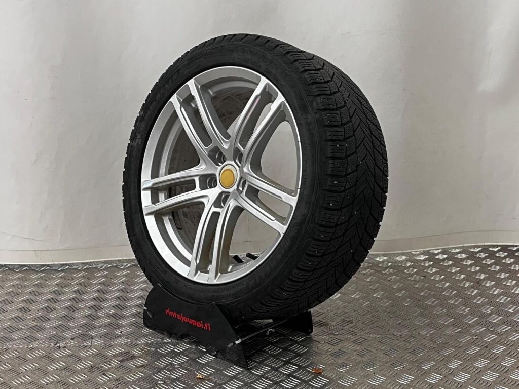 Audi A5 2021 Valkoinen