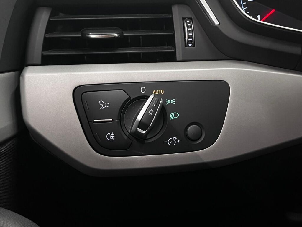 Audi A5 2021 Valkoinen