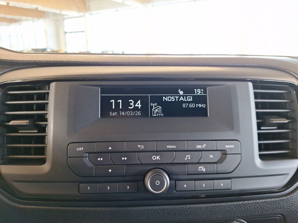 Opel Vivaro 2021 Valkoinen