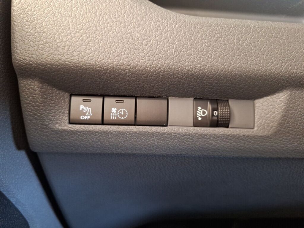 Opel Vivaro 2021 Valkoinen