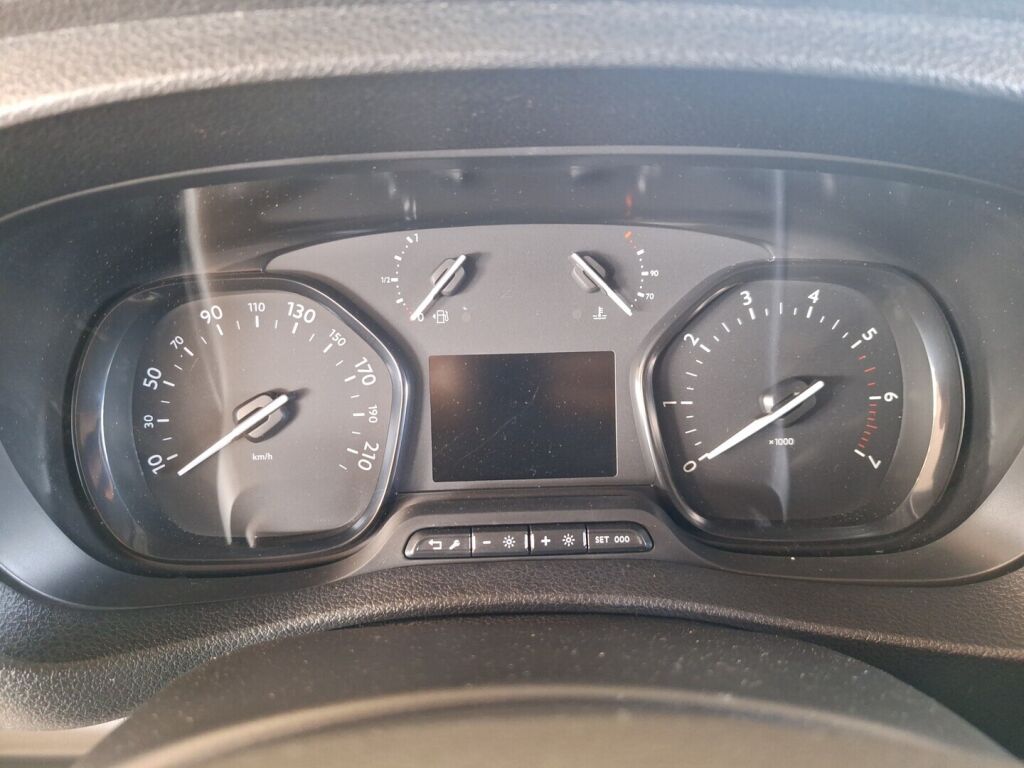 Opel Vivaro 2021 Valkoinen