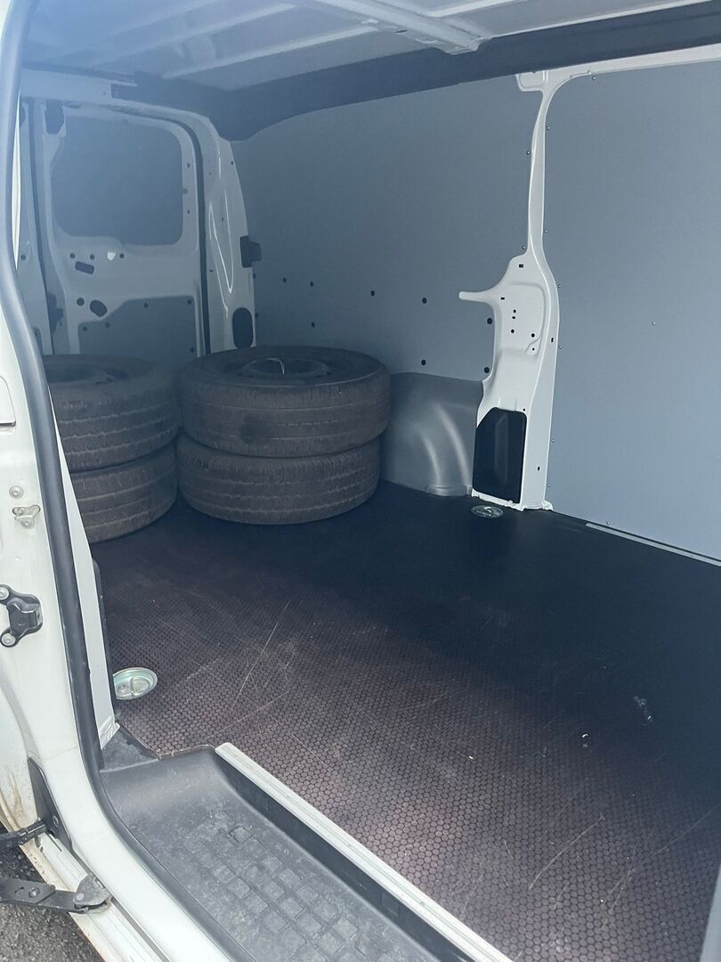 Opel Vivaro 2021 Valkoinen