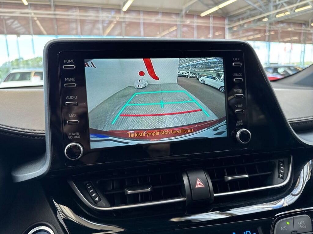 Toyota C-HR 2022 Punainen