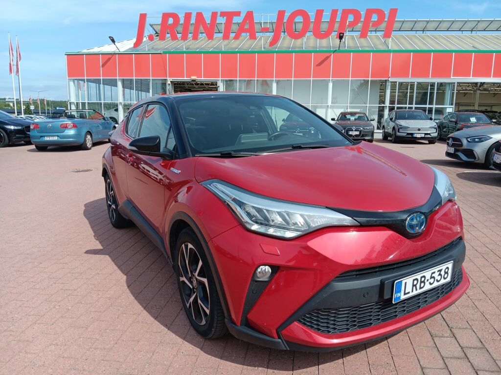 Toyota C-HR 2022 Punainen