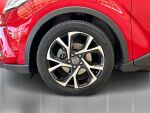 Toyota C-HR 2022 Punainen