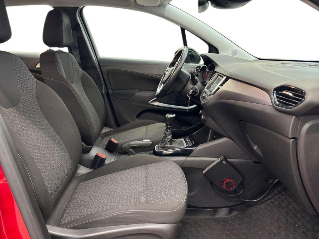 Opel Crossland 2021 Punainen