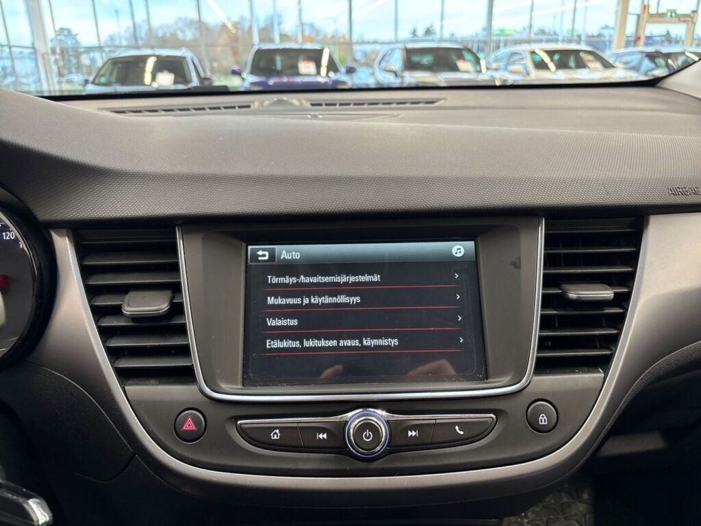 Opel Crossland 2021 Punainen