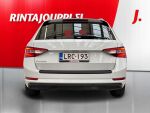 Skoda Superb 2022 Valkoinen