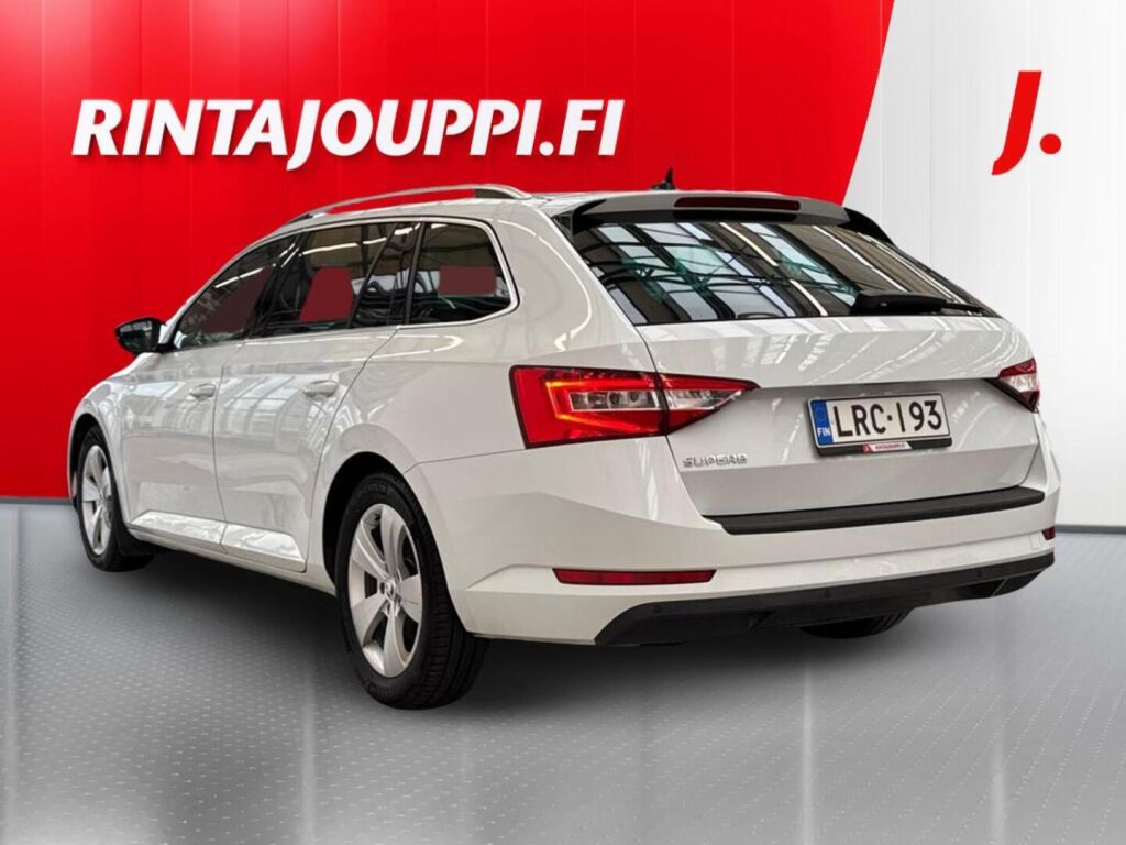 Skoda Superb 2022 Valkoinen