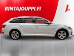 Skoda Superb 2022 Valkoinen