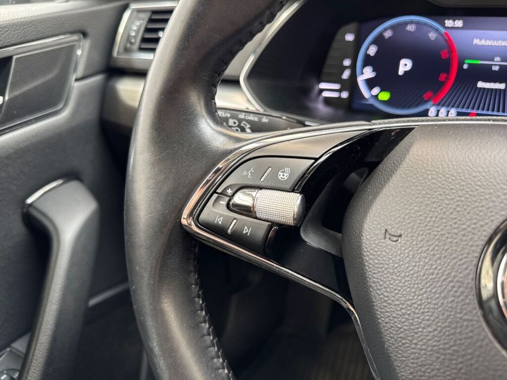 Skoda Superb 2022 Valkoinen