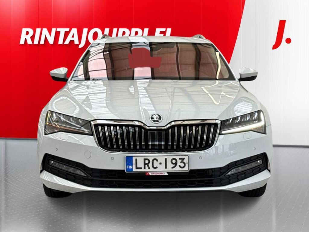 Skoda Superb 2022 Valkoinen
