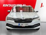 Skoda Superb 2022 Valkoinen