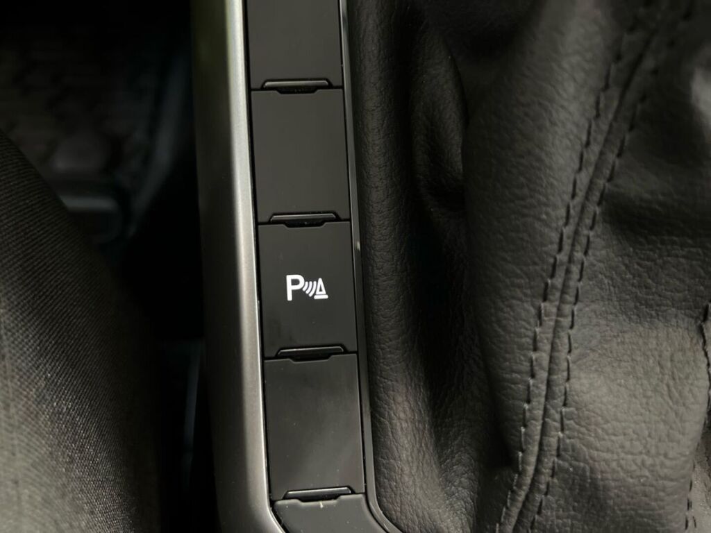 Volkswagen Taigo 2022 Punainen