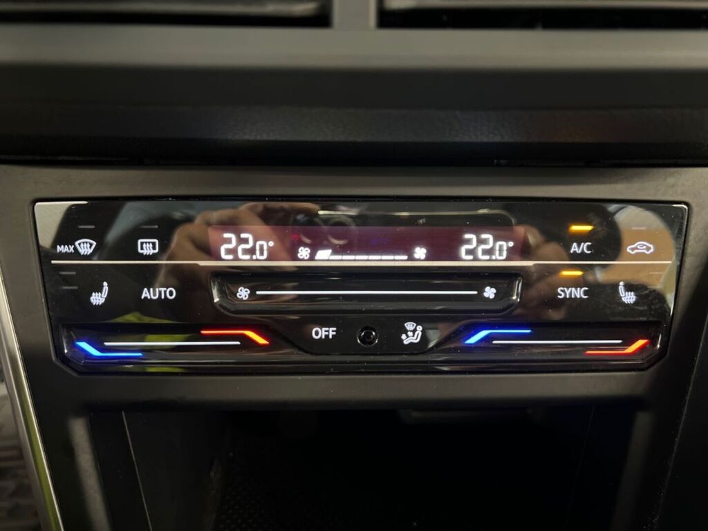 Volkswagen Taigo 2022 Punainen