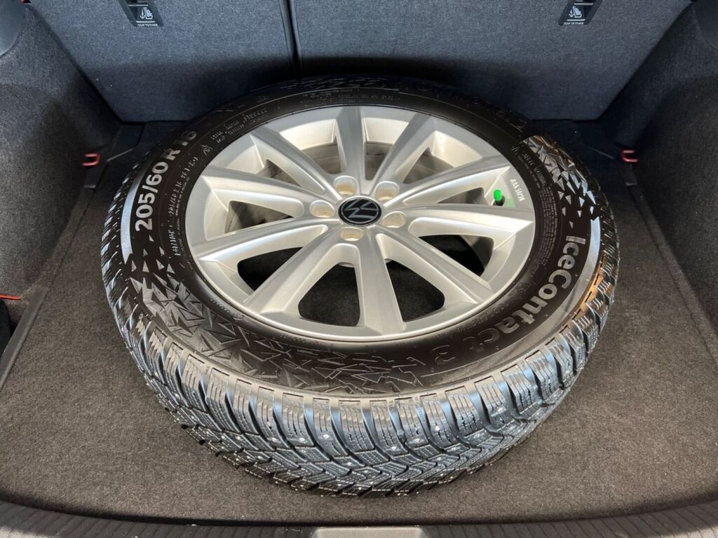 Volkswagen Taigo 2022 Punainen