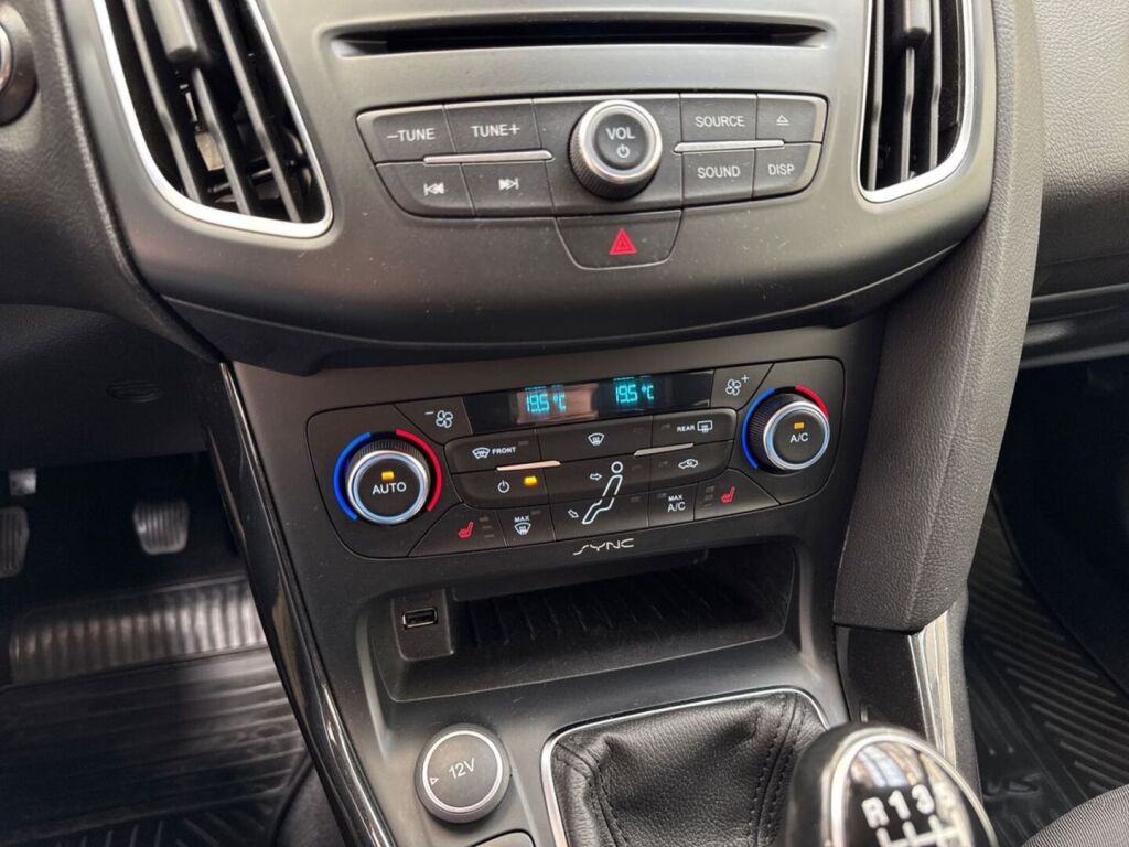 Ford Focus 2015 Harmaa
