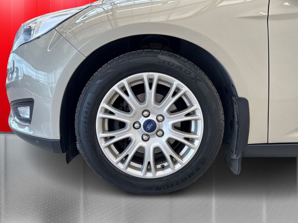 Ford Focus 2015 Harmaa