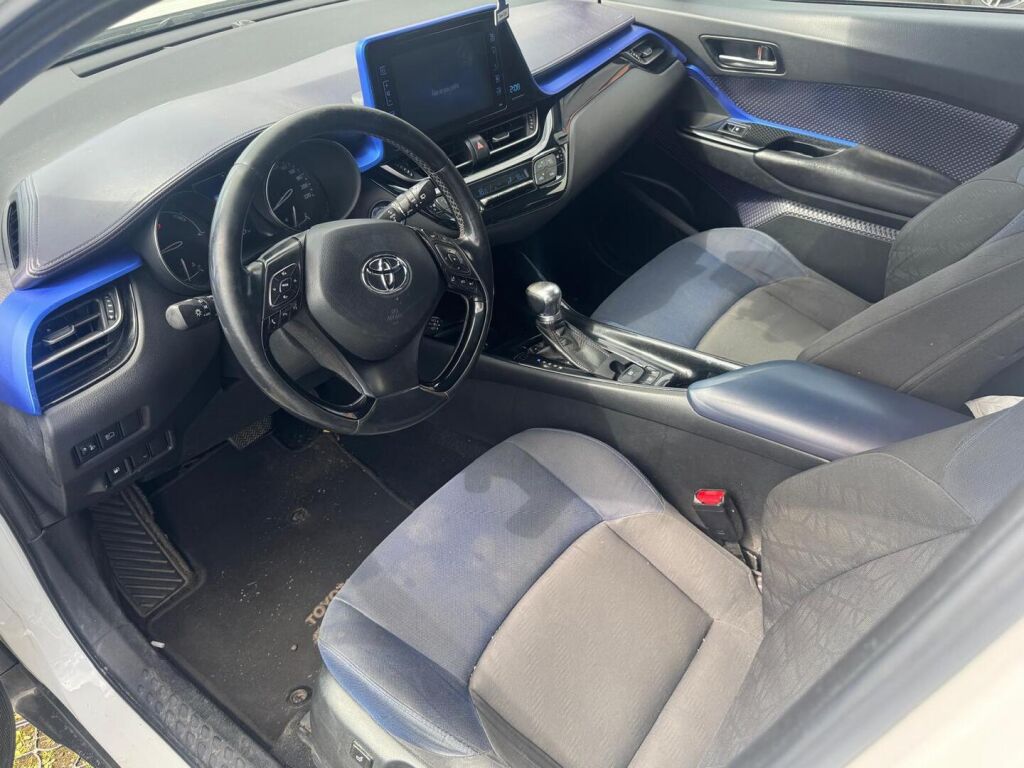 Toyota C-HR 2017 Valkoinen