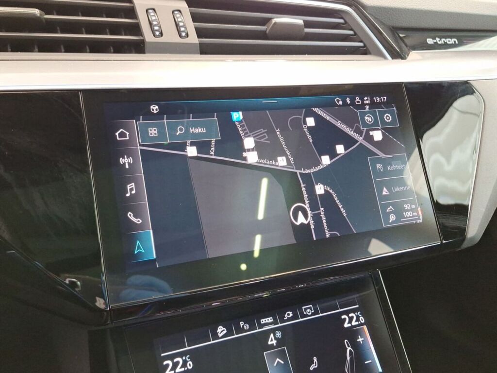 Audi e-tron 2022 Musta