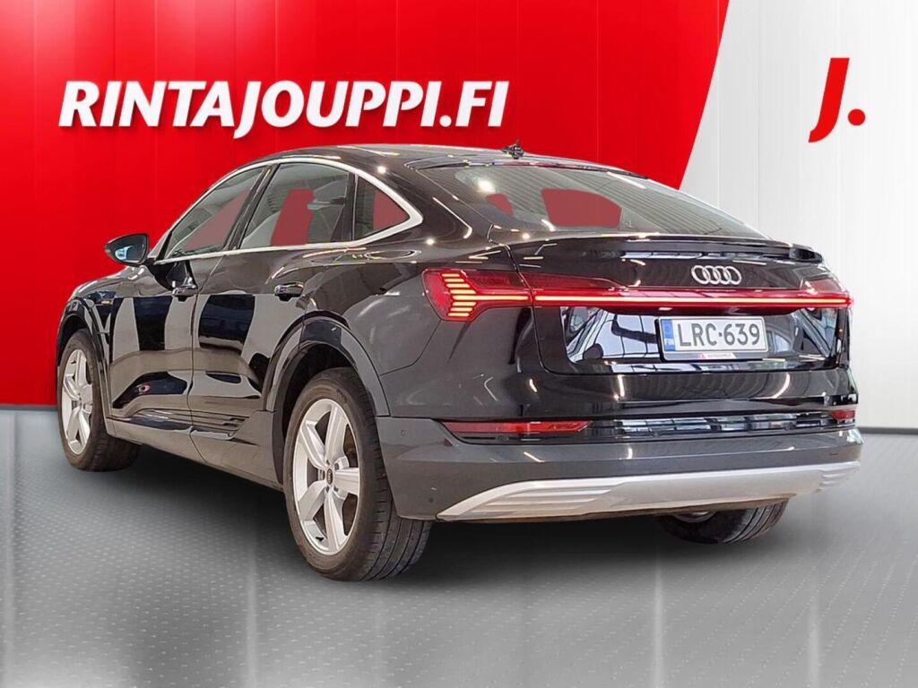 Audi e-tron 2022 Musta