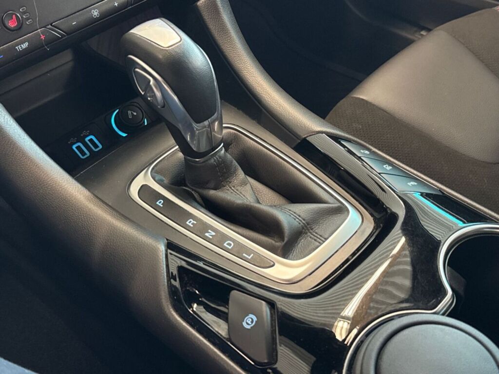 Ford Mondeo 2022 Valkoinen