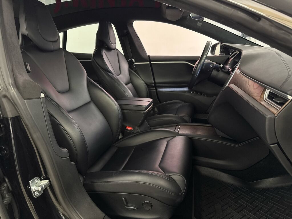 Tesla Model S 2017 Musta