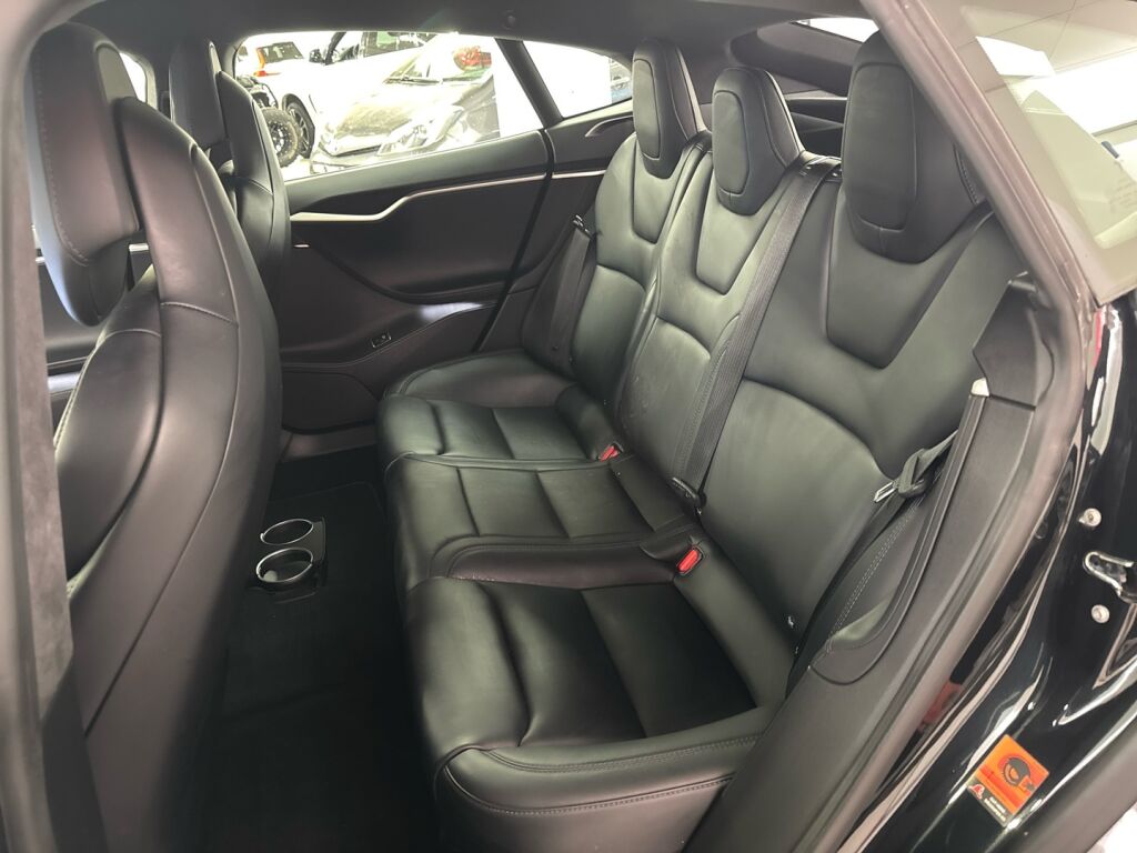 Tesla Model S 2017 Musta