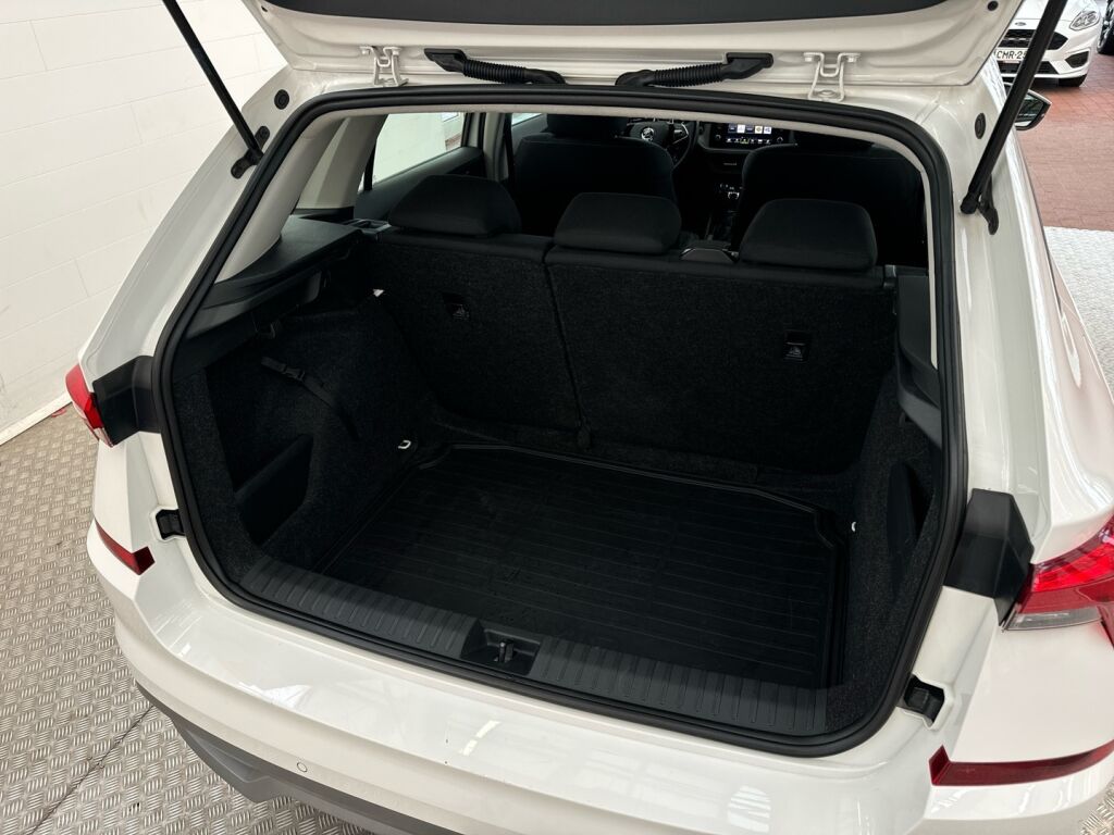 Skoda Kamiq 2022 Valkoinen