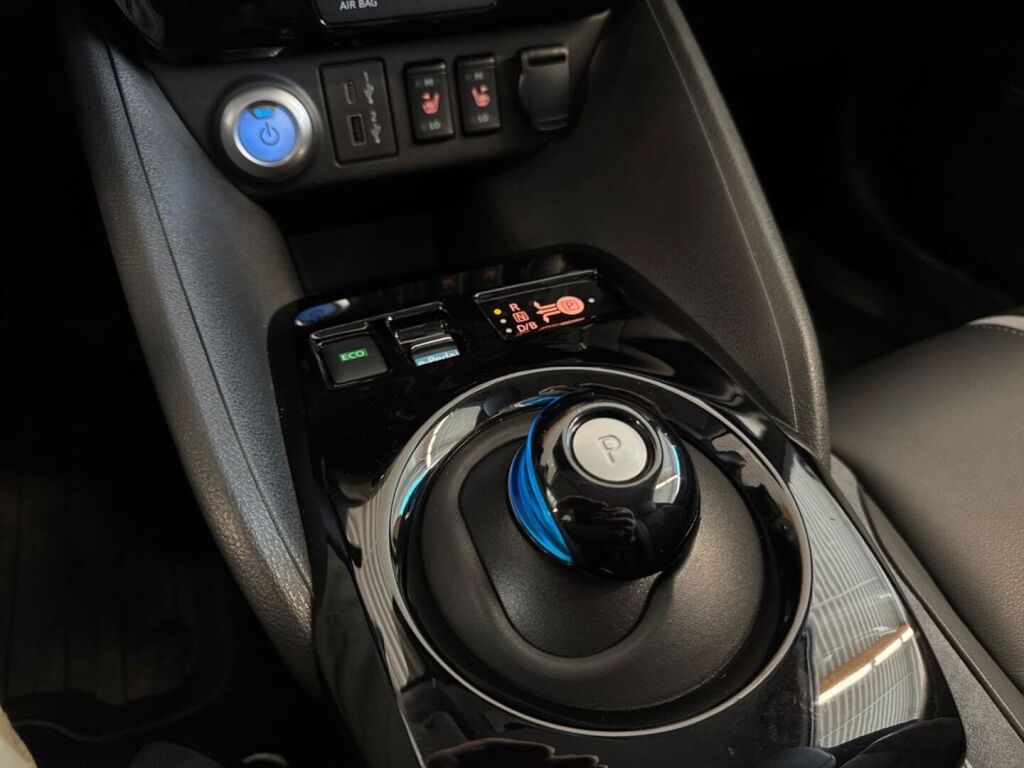 Nissan Leaf 2022 Valkoinen