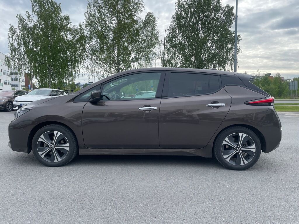 Nissan Leaf 2022 Ruskea (beige)