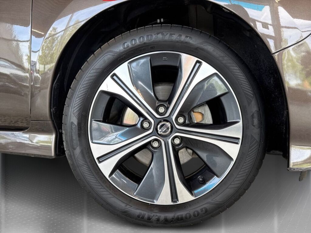 Nissan Leaf 2022 Ruskea (beige)