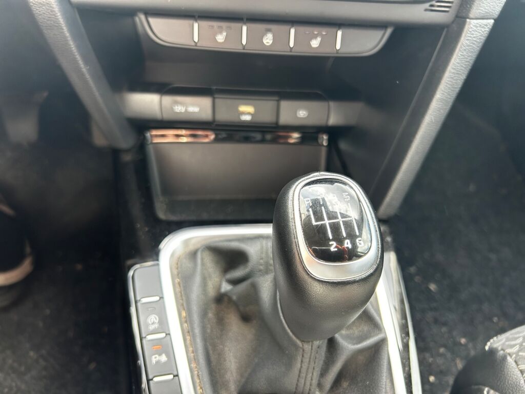 Kia Ceed 2022 Valkoinen