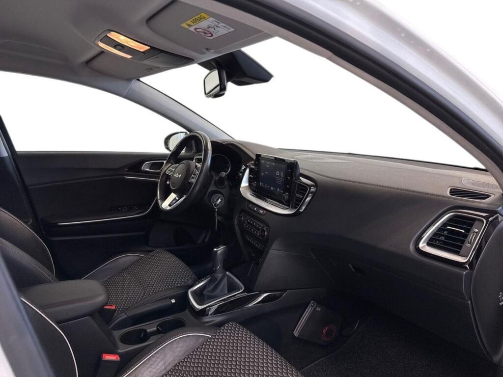 Kia Ceed 2022 Valkoinen