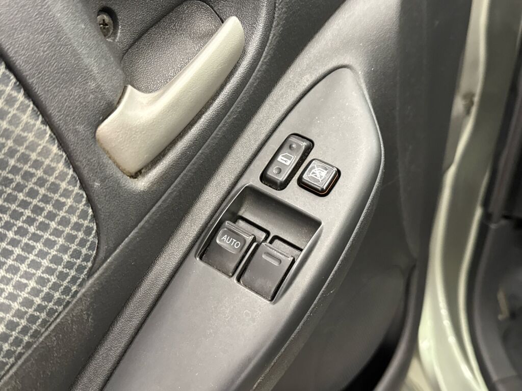 Toyota Yaris 2004 Vihreä